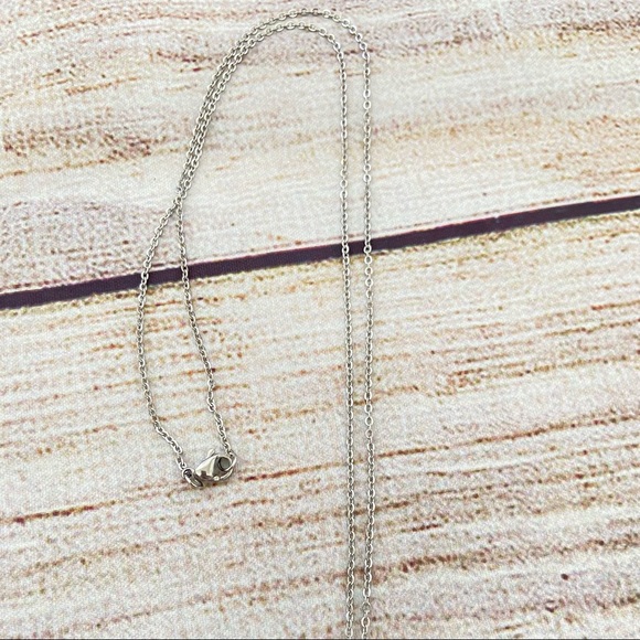 No Brand | Layered Silver Heart Necklace - Picture 3 of 4